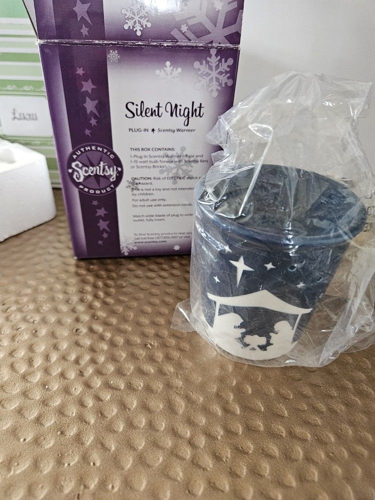 Silent Night New Scentsy Plug In Wax Melt Warmer. New