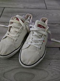 Girl snoopy shoes size 3