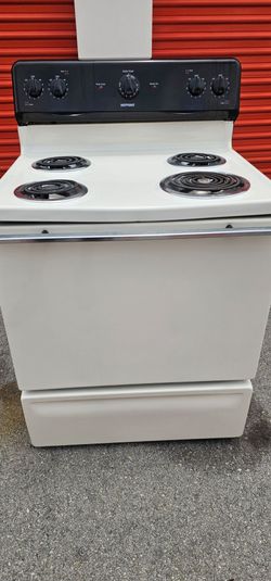 Hotpoint stove clean and works like new!