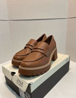 a.n.a. ANA DIXEN Tan Oxford Slip-on Shoes Clog Chunky Heels Women's Size 10 M