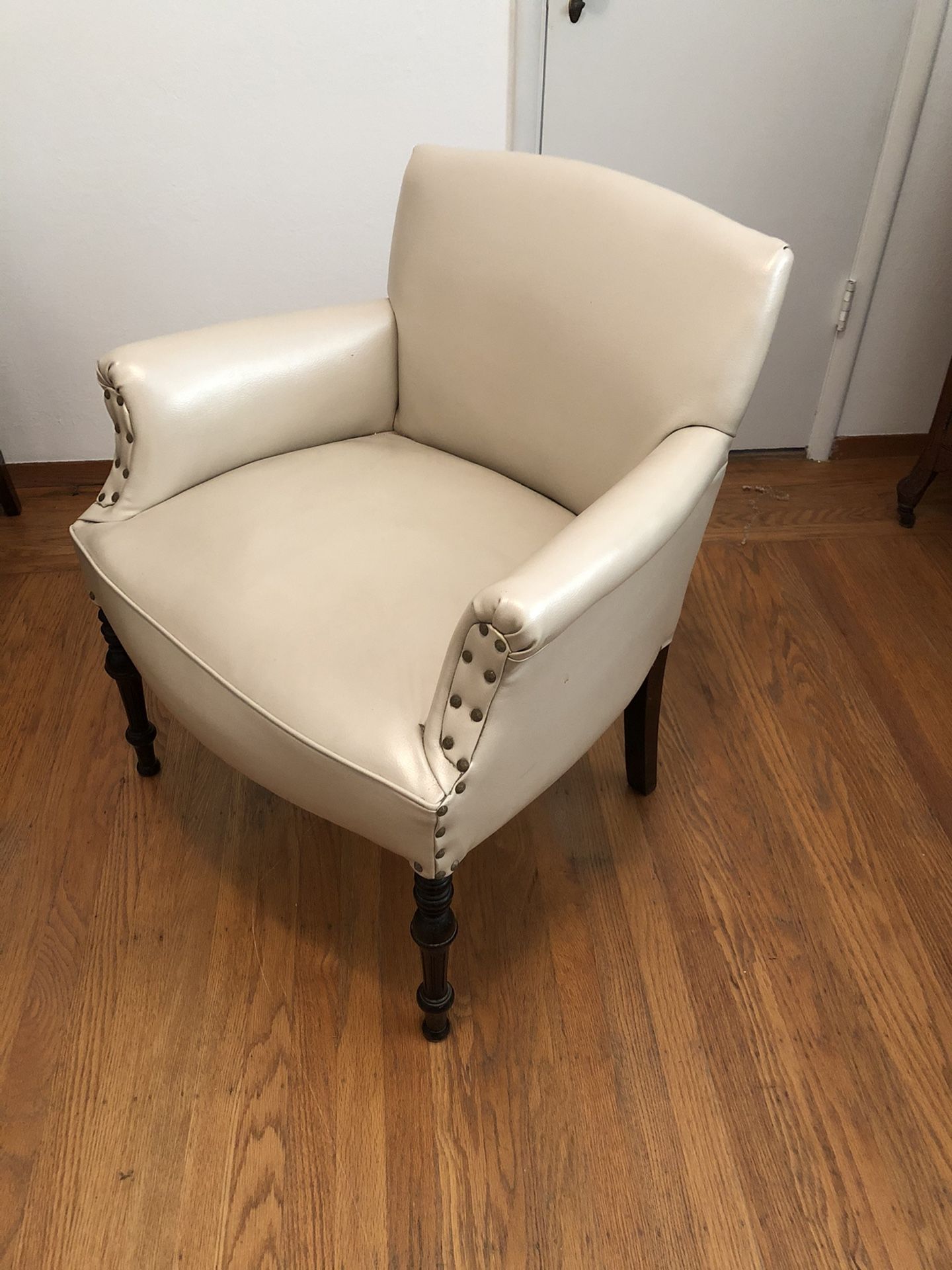 Antique Ivory Slipper Chair