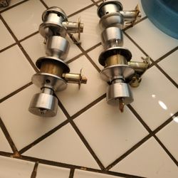 Door Knob  Dead Bolt 