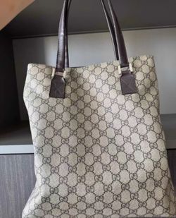 Gucci classic double G pattern bag
