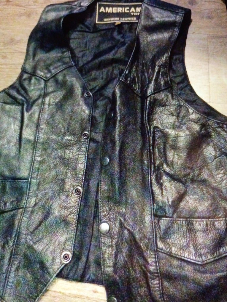 AMERICAN TOP GENUINE LEATHER CO. MEN'S LEATHER VEST SIZE S