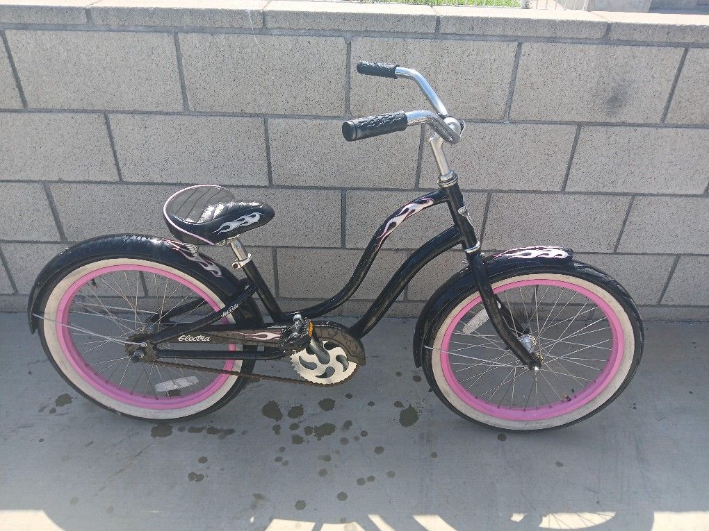 Girl's 20" Electra Little Betty Beach Cruiser Bike