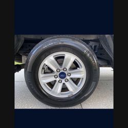 245/70/R17 2018 Ford F150 Factory Rims & Tires
