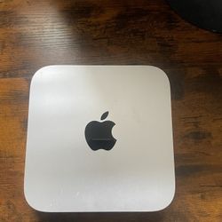 Mac Mini M1 + Curved Display 