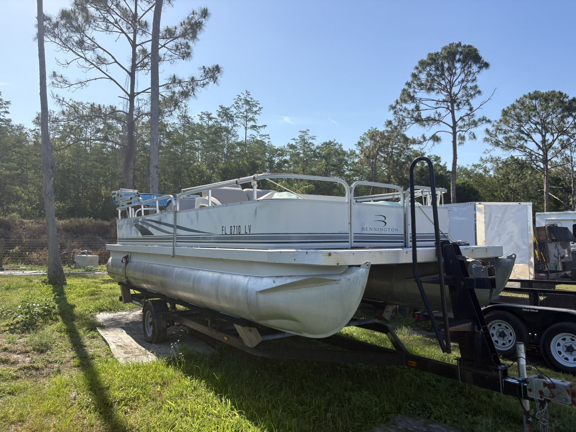 2002 Bennington Pontoon Boat