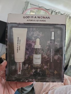 Ariana Grande God Is A Woman Gift Set
