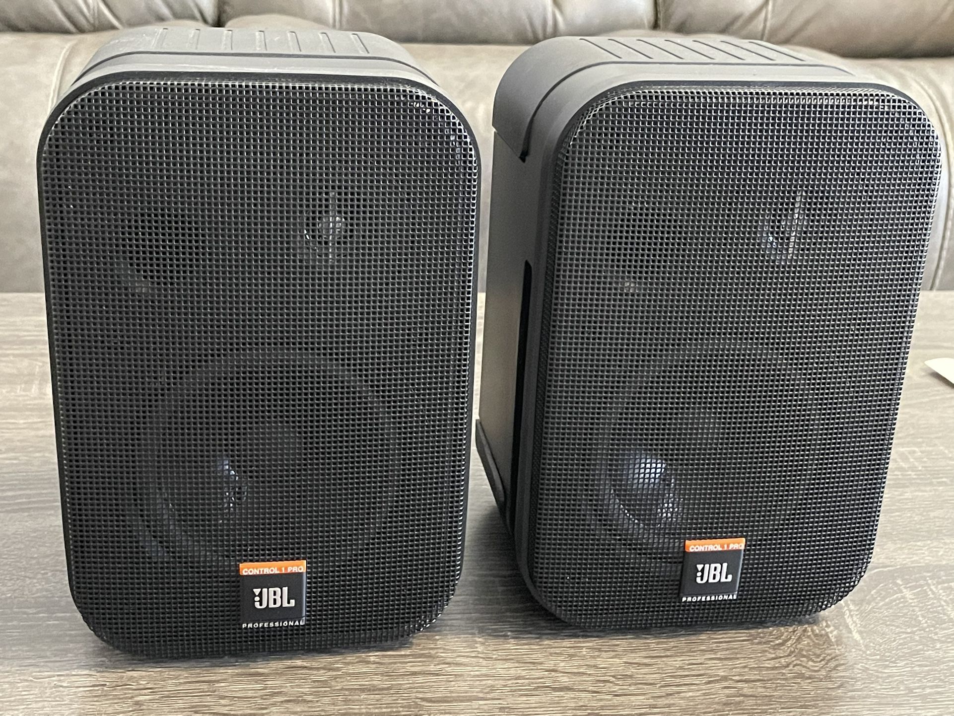 JBL Control 1 Pro ( Bookshelf Speaker)