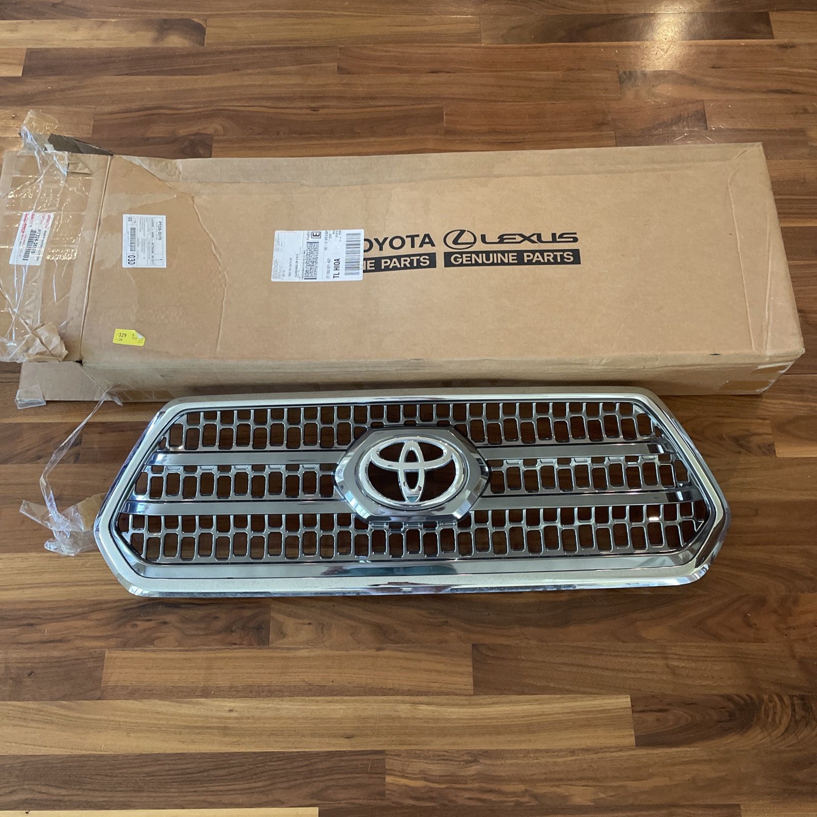BRAND NEW 2016/17/18/19 TOYOTA TACOMA GRILLE OEM 53114 04160 With Original Box