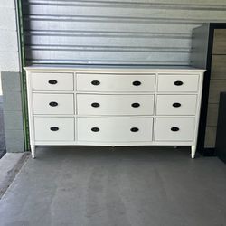 Beautiful Solid Wood White 9 Drawer Dresser