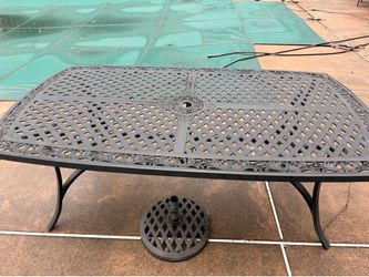 Outdoor table Martha Stewart