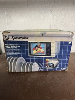 GE Spacemaker Color TV AM/FM Radio 7-7660A Portable 5' Screen 12”x9”x6”Vintage