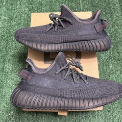 Adidas Yeezy 350 Black size 10.5  Close To PADS