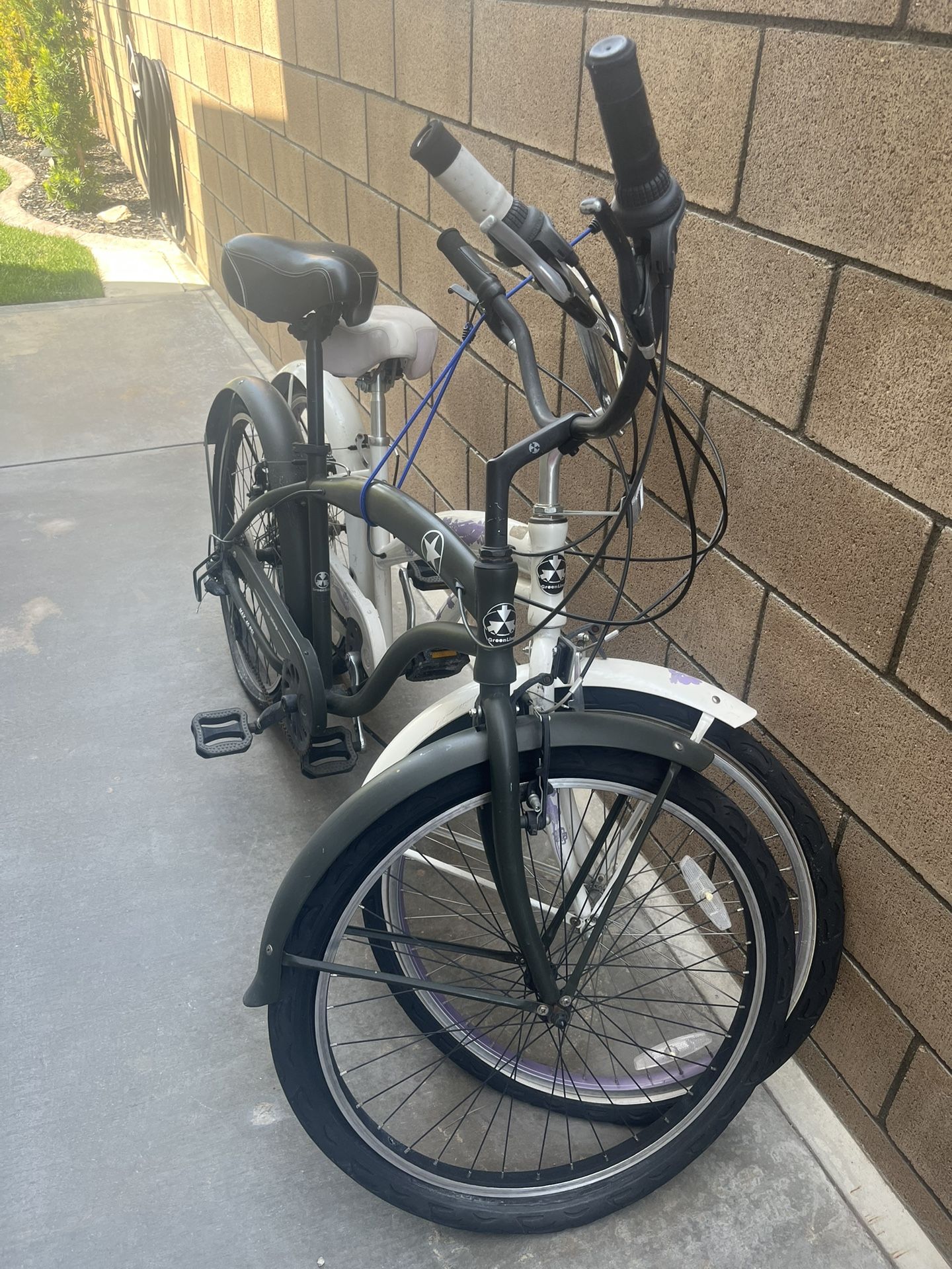 Men And Women Beach Cruiser Bikes