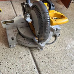 Dewalt Corded 10 in. Miter Saw