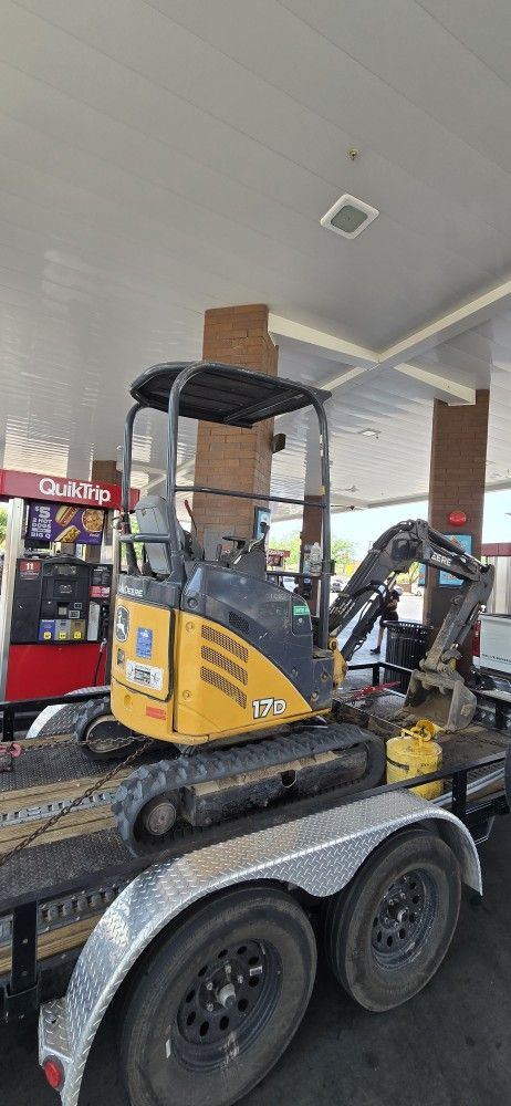 Miniexcavator Sewer Lines