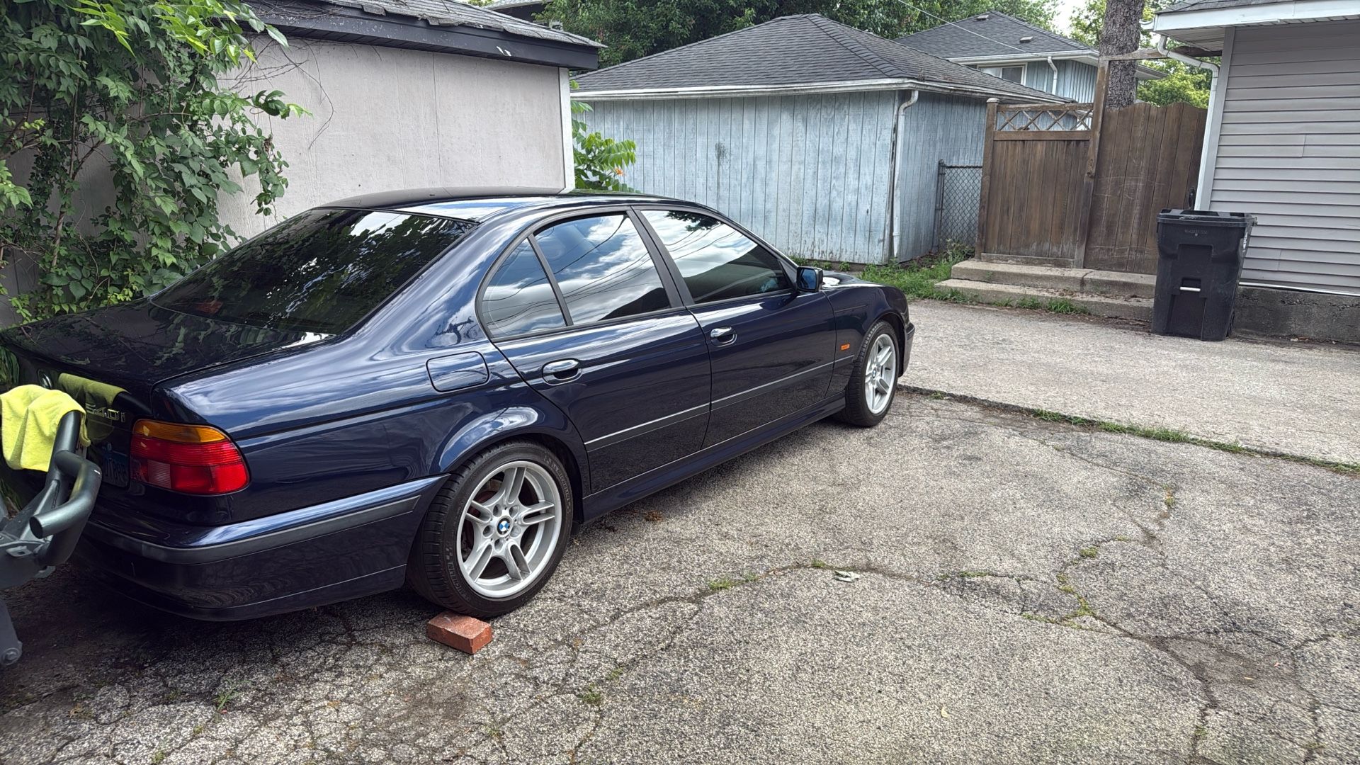 2000 BMW 540i