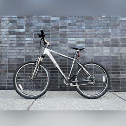 Trek 4300 Hybrid Mountain Bike 26” 24 Speed + 18" Aluminum Frame + Shimano Equipped + Suspension + Ready to Ride