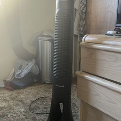 Honeywell Oscillating Tower Fan