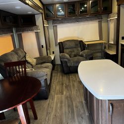  38 Foot 2017 5th Wheel 