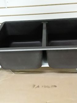 Kitchen  Sinks  In Especial.  Prices varies 