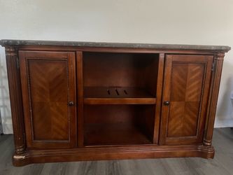 Entertainment center