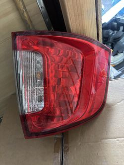 2011-2014 Ford Edge Tail Light Left Driver Side 