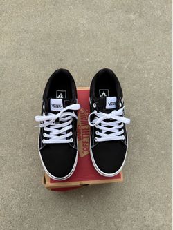 Brand New Vans Women’s Seldan Platform Sneakers Black/White Size 7