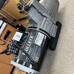 Yellow Jacket Vaccum Pump 