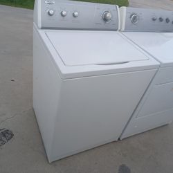 Whirlpool Washer And Gas Dryer 