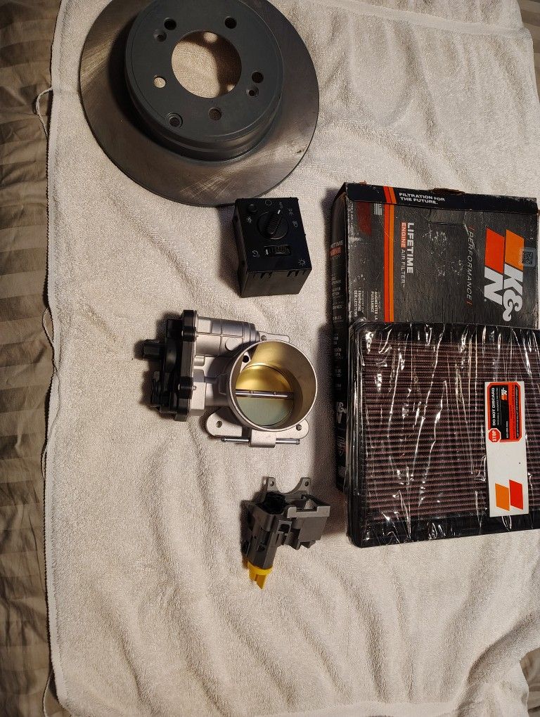 2005 Chevy Tahoe New Parts  Never Used Them 