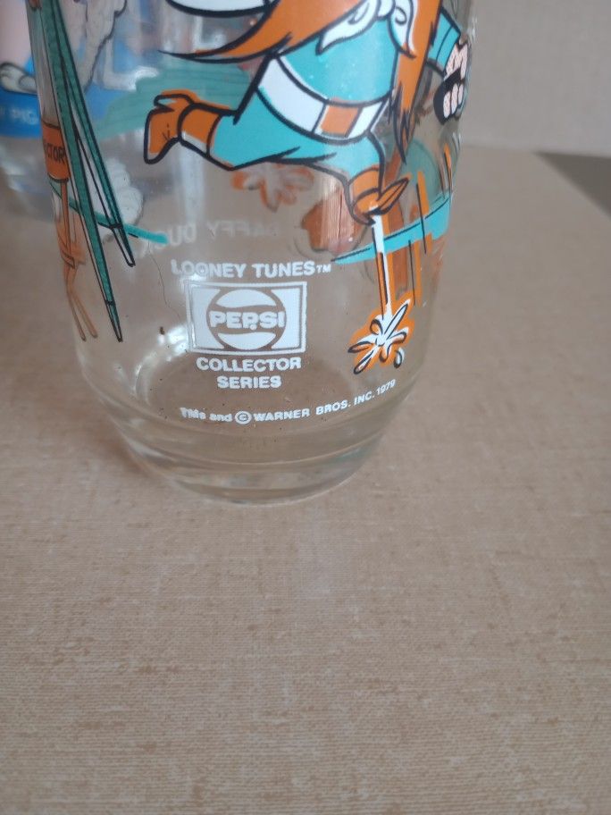 Looney Tunes Pepsi 1979 Collector Series Glass Muppets 1981 McDonald's Glass Collectors