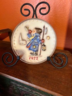 1972 Vintage M. J. Hummel Annual Plate Plate Holder NOT Included