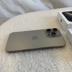 iPhone 15pro Max 250GB “Unlock” 