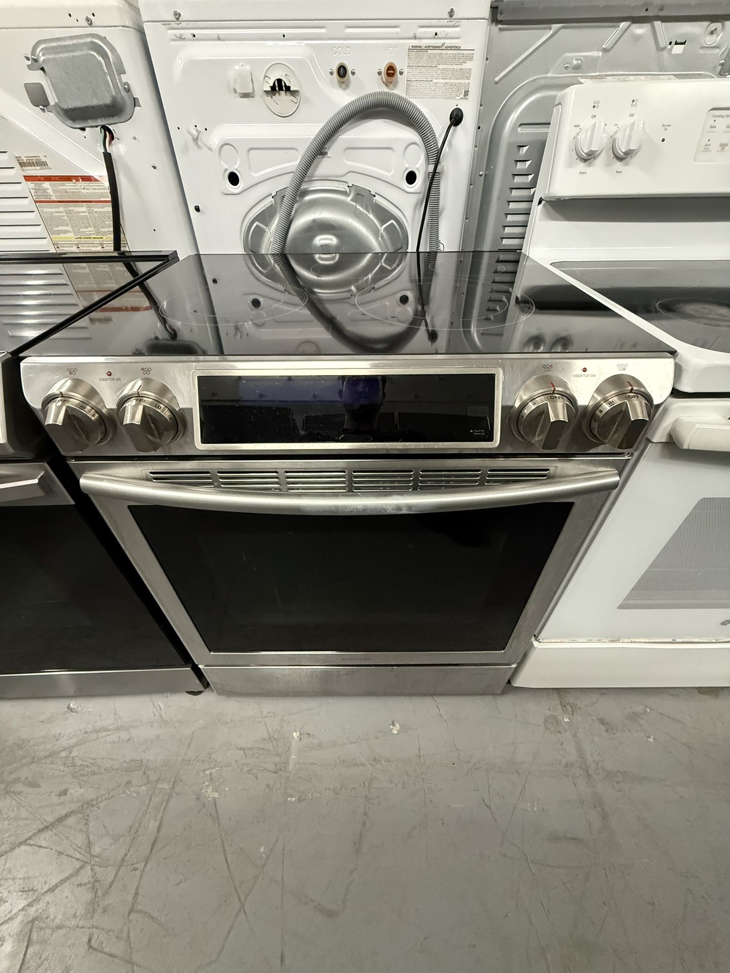 Samsung Slide In Stove ( Cocina )