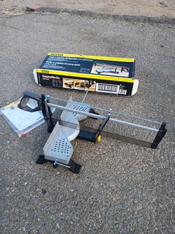 Stanley Clamping Mitre Box with Saw