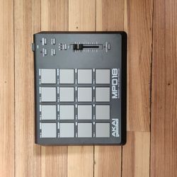 AKAI MPD18 PAD CONTROLLER