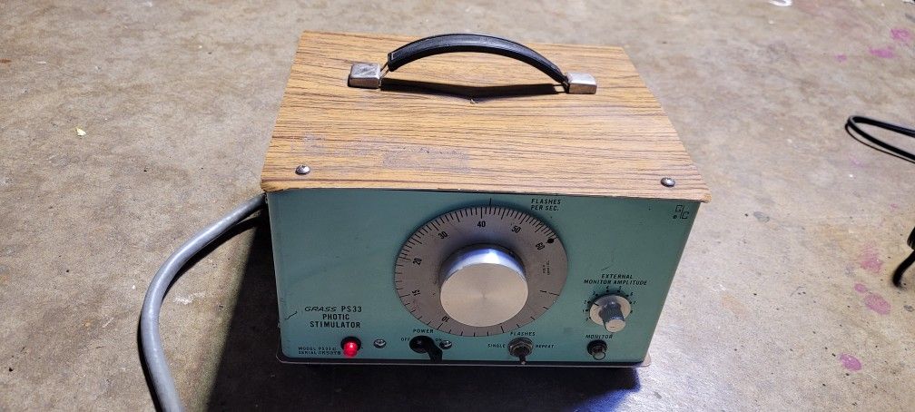 GRASS Instrument PS33 C Photic Stimulator