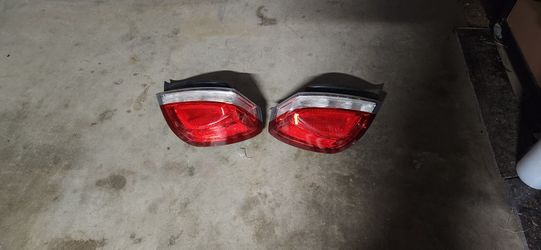 2008_ 2013 Lincoln Mks Tail Lights
