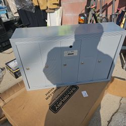 Five Door  Mail Box Whit Kys 