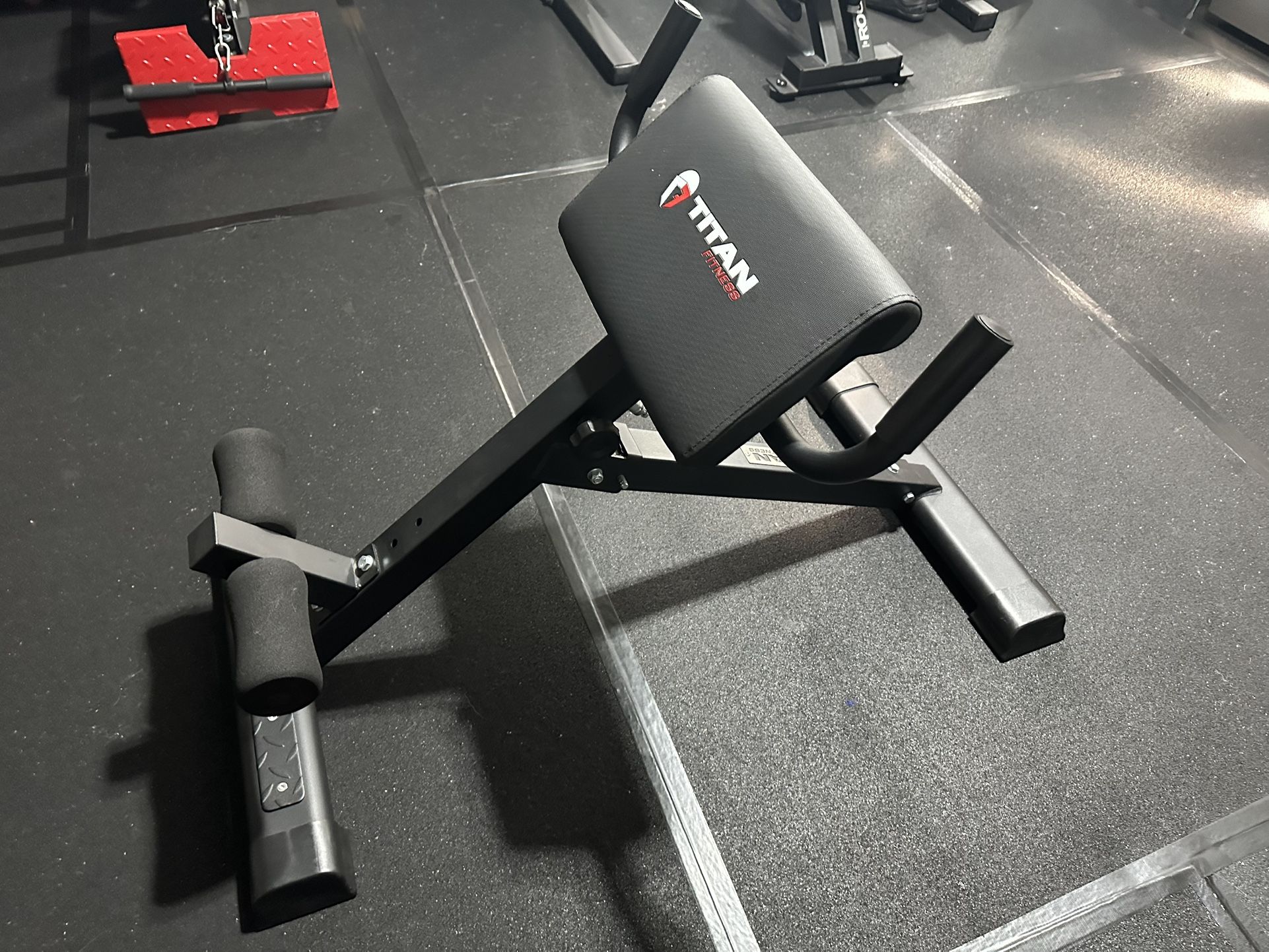 Titan Hyper/Roman Chair 