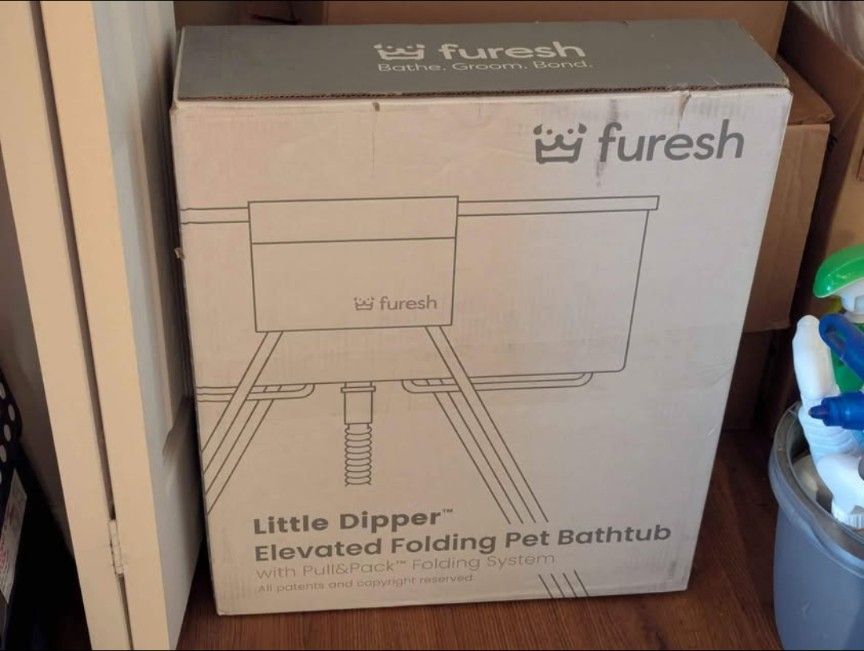 Furesh Brand Little Dipper Dog Bath Tub and Wash Station for Small and Medium-sized Dogs