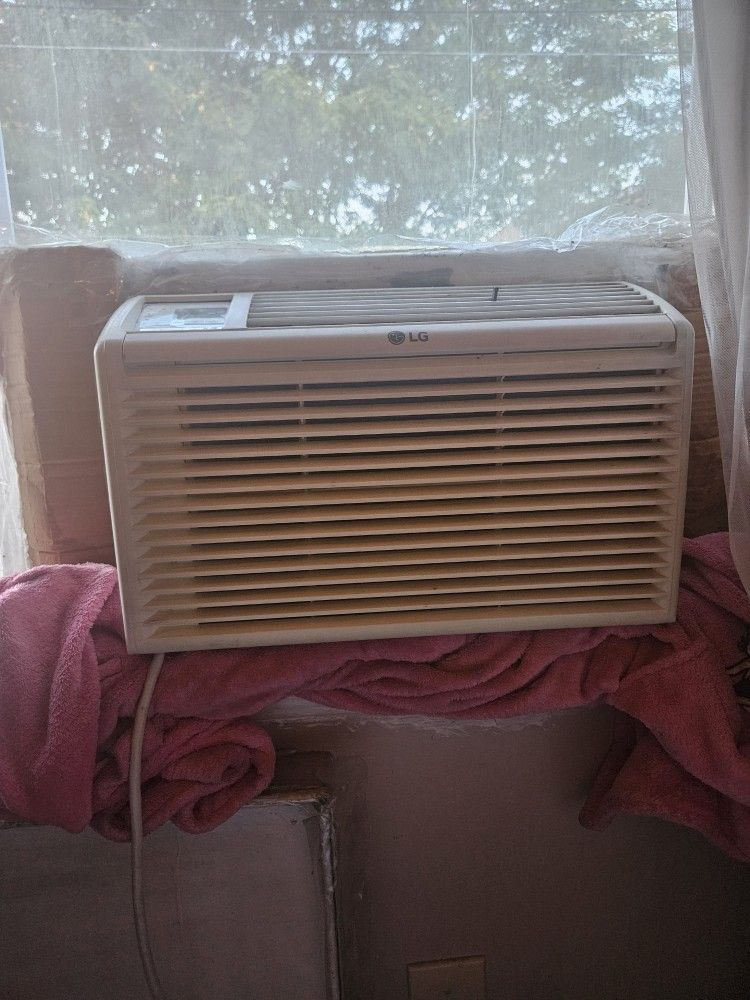 Discount AC for Small Room (Selling Asap)