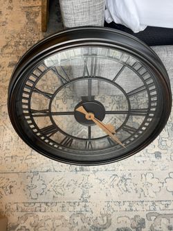 ******19”  DECORATIVE ROMAN NUMERAL CLOCK*****