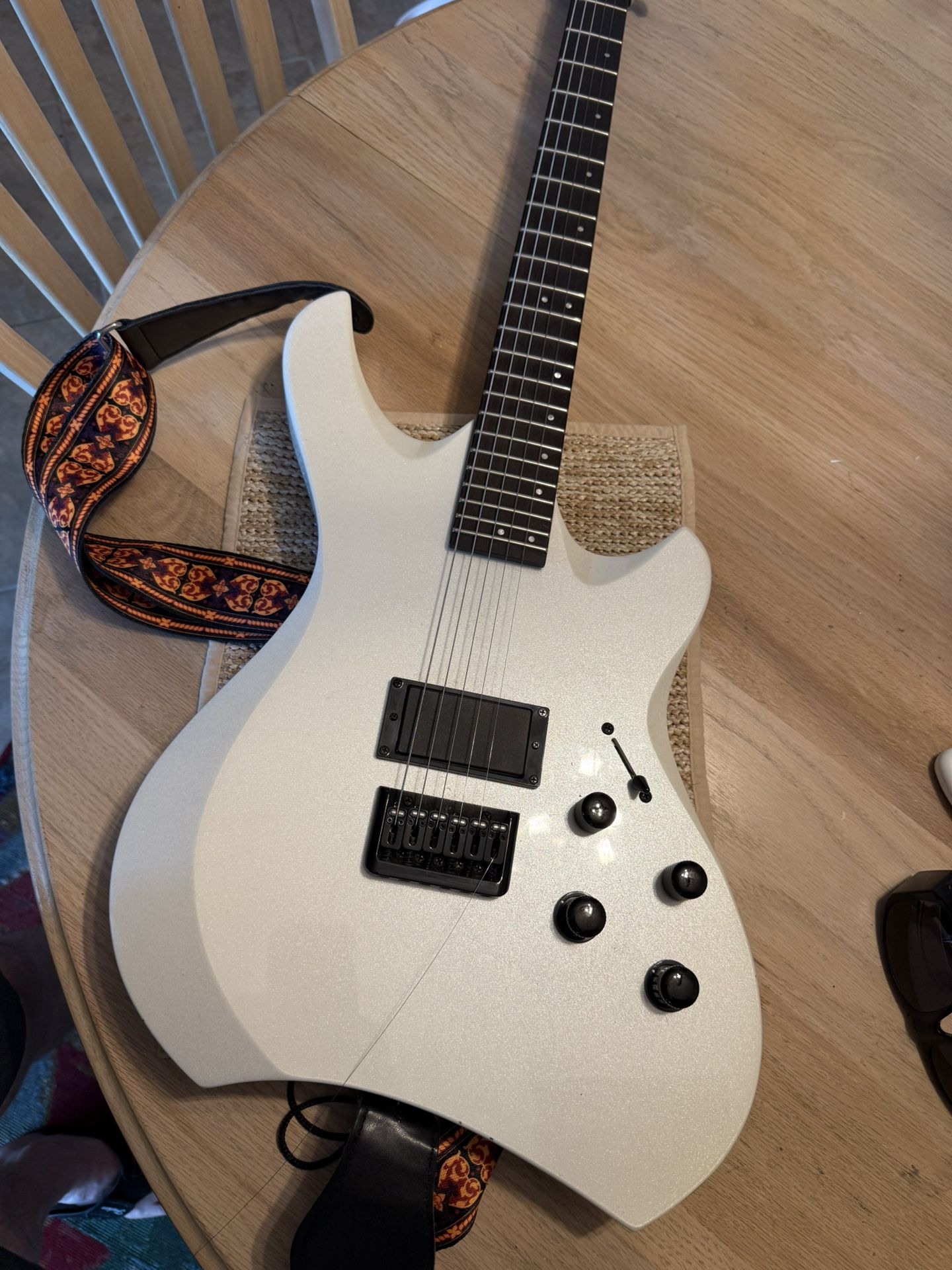 Line6 Shuriken Guitar