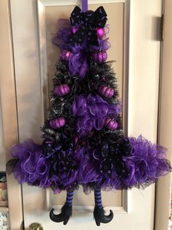 Witches Hat holiday wreath