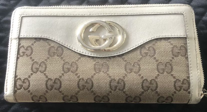 Vintage Gucci GG Wallet Ivory Leather and Canvas Zippy