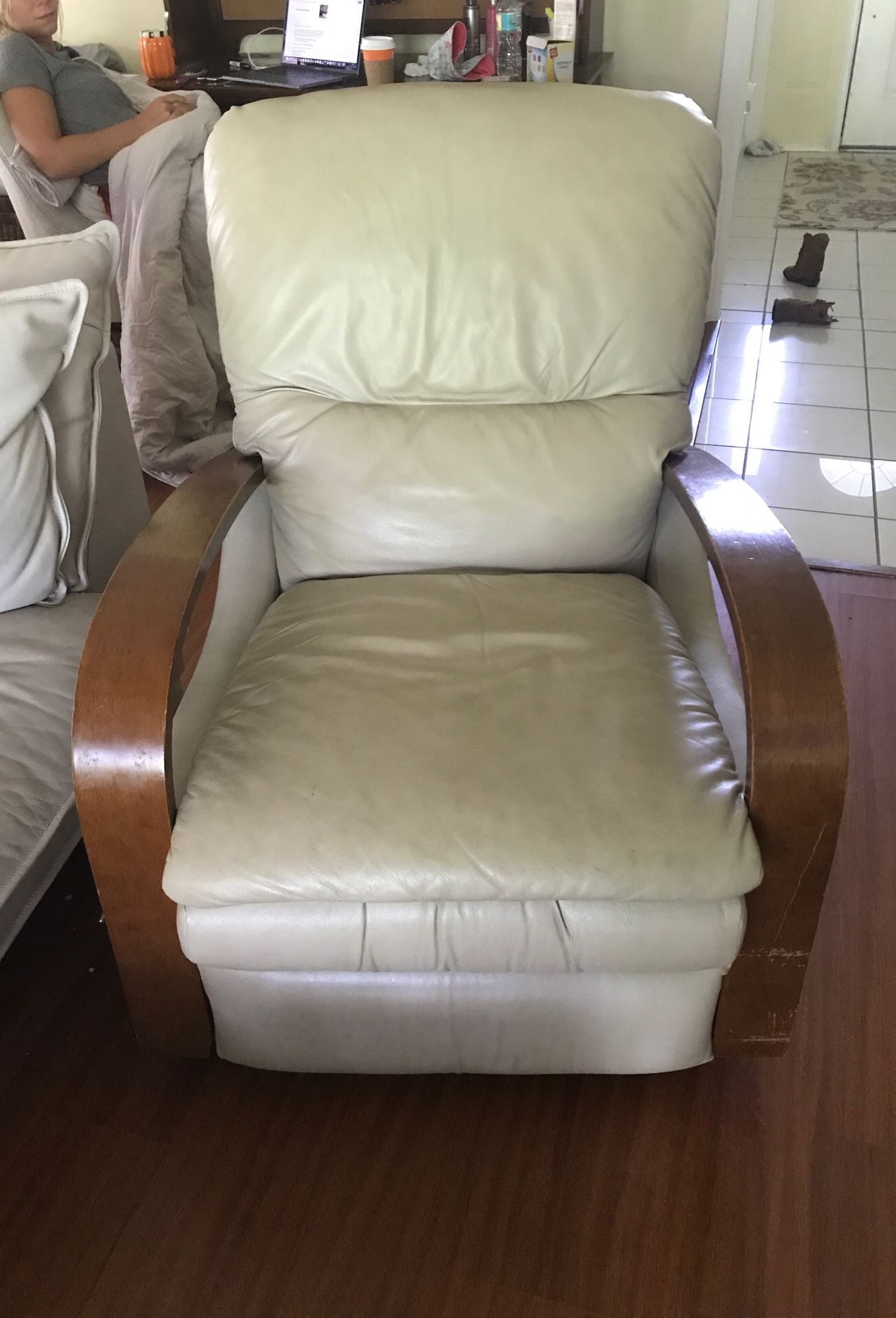 Chair lazy boy 150 or best offer